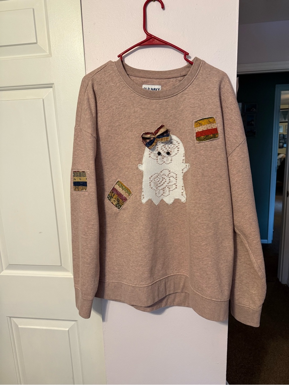 Women's Mauve Crewneck Sweatshirt with hand sewn Ghost Applique & 3 qui